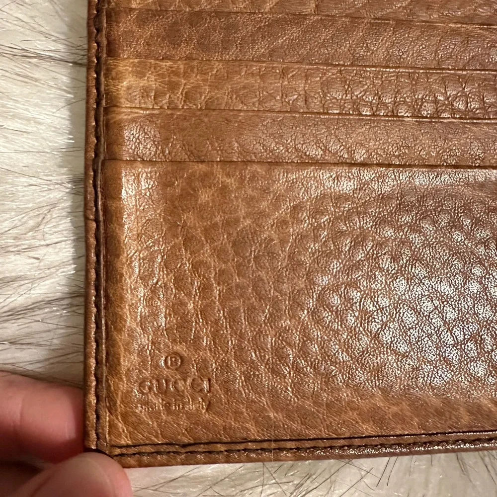 Authentic VINTAGE Gucci Guccissima Bifold Wallet (make an offer)
